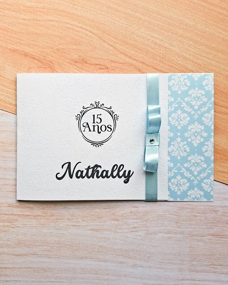 convite-15-anos-azul-com-arabesco.webp