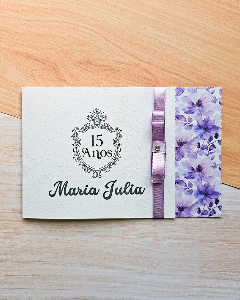 convite-15-anos-roxo-floral.webp