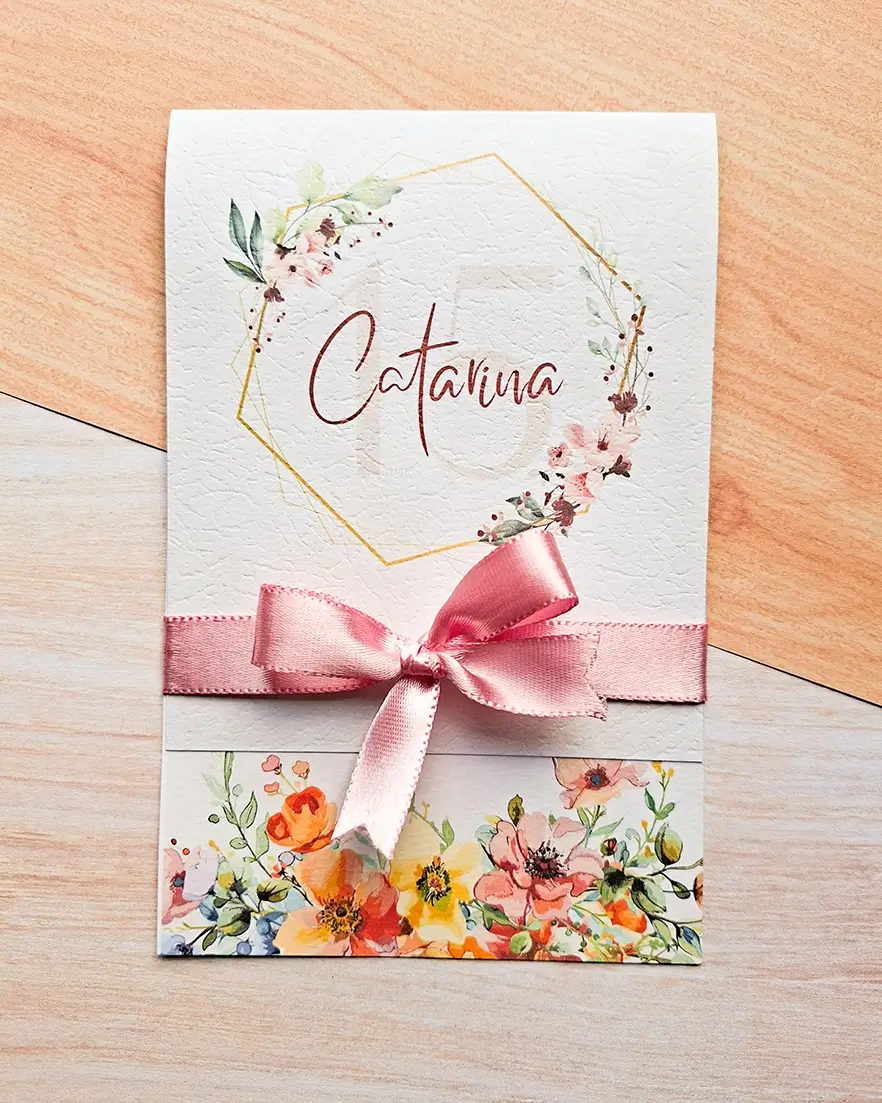 convite-15-anos-vertical-floral.webp